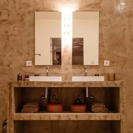 La Douceur De La Miclette Bed & Breakfast