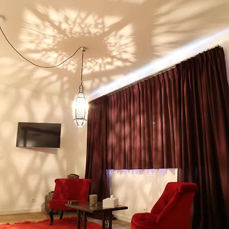 La Douceur De La Miclette Bed & Breakfast 4*