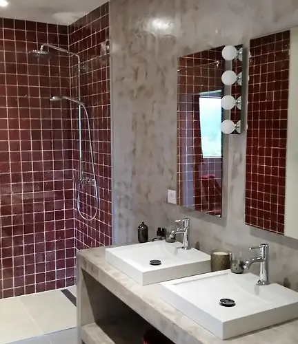 La Douceur De La Miclette Bed & Breakfast